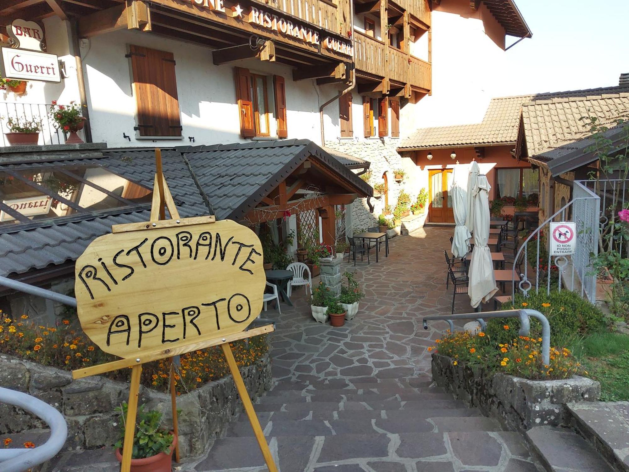 Albergo Ristorante Guerri Pievepelago Esterno foto